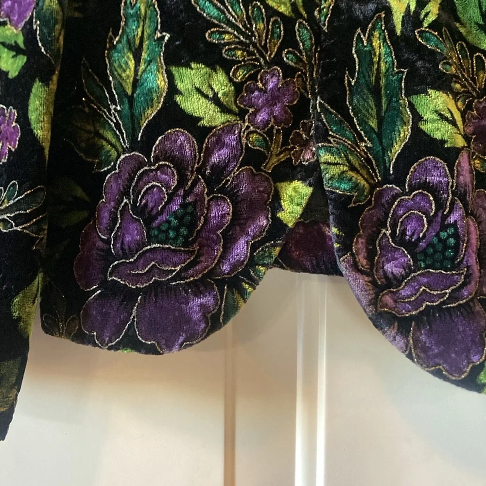 Size 10/12 R&K Evening Black and Purple Floral Jacket with Gold Shimmer Details - Picture 5 of 13